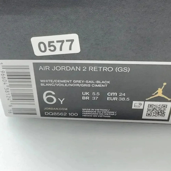 Jordan DQ8562-100 Air Jordan 2 Retro GS Athletic Sneaker Mid White/Gray 6 Kids - Picture 8 of 8